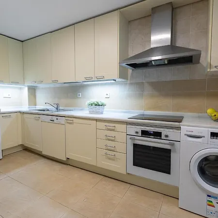 Vacation I Canas Beachfront Haven, Sea View, Jacuzzi, Golden Mile, Duplex Penthouse, 24-7 Security *