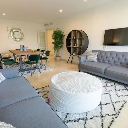 Vacation I Canas Beachfront Haven, Sea View, Jacuzzi, Golden Mile, Duplex Penthouse, 24-7 Security Lejlighed *