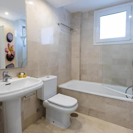 Vacation I Canas Beachfront Haven, Sea View, Jacuzzi, Golden Mile, Duplex Penthouse, 24-7 Security Marbellac