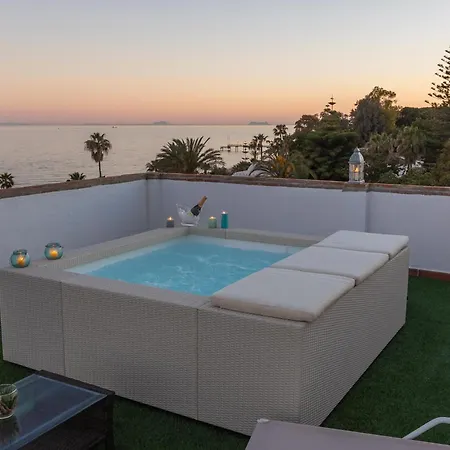 Vacation I Canas Beachfront Haven, Sea View, Jacuzzi, Golden Mile, Duplex Penthouse, 24-7 Security Marbellac