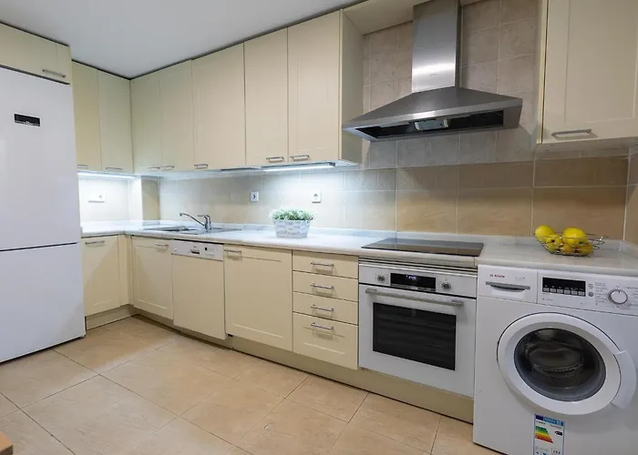 Vacation I Canas Beachfront Haven, Sea View, Jacuzzi, Golden Mile, Duplex Penthouse, 24-7 Security *