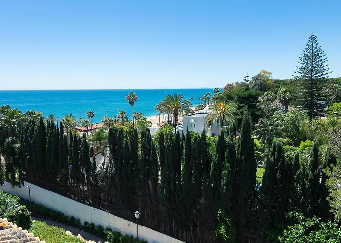 Vacation I Canas Beachfront Haven, Sea View, Jacuzzi, Golden Mile, Duplex Penthouse, 24-7 Security