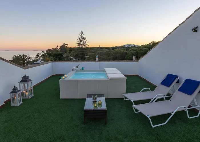 Vacation I Canas Beachfront Haven, Sea View, Jacuzzi, Golden Mile, Duplex Penthouse, 24-7 Security شقة *