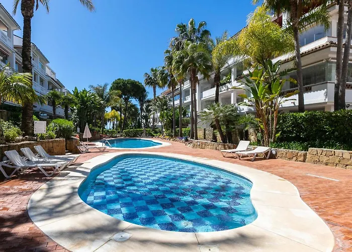 شقة Vacation I Canas Beachfront Haven, Sea View, Jacuzzi, Golden Mile, Duplex Penthouse, 24-7 Security