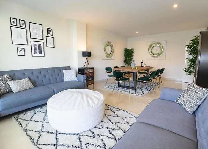 شقة Vacation I Canas Beachfront Haven, Sea View, Jacuzzi, Golden Mile, Duplex Penthouse, 24-7 Security