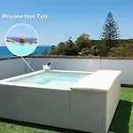 Appartement Vacation I Canas Beachfront Haven, Sea View, Jacuzzi, Golden Mile, Duplex Penthouse, 24-7 Security