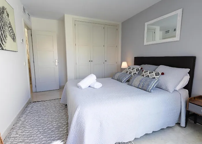 Vacation I Canas Beachfront Haven, Sea View, Jacuzzi, Golden Mile, Duplex Penthouse, 24-7 Security Lägenhet