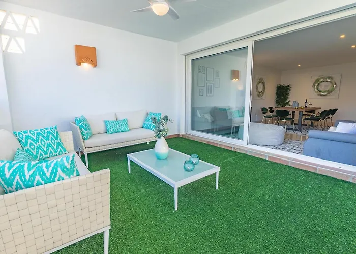 Vacation I Canas Beachfront Haven, Sea View, Jacuzzi, Golden Mile, Duplex Penthouse, 24-7 Security Lägenhet *