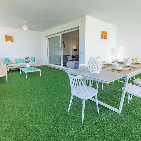 Vacation I Canas Beachfront Haven, Sea View, Jacuzzi, Golden Mile, Duplex Penthouse, 24-7 Security Daire