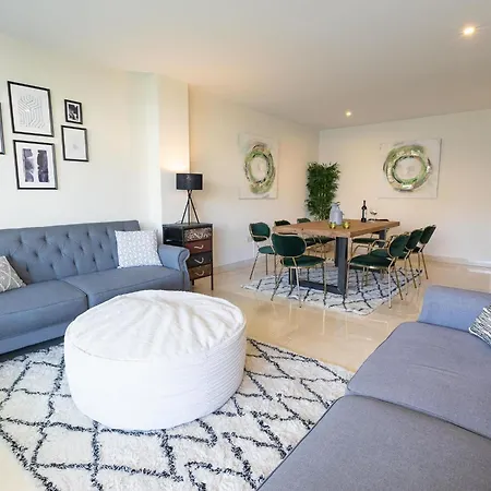 Daire Vacation I Canas Beachfront Haven, Sea View, Jacuzzi, Golden Mile, Duplex Penthouse, 24-7 Security