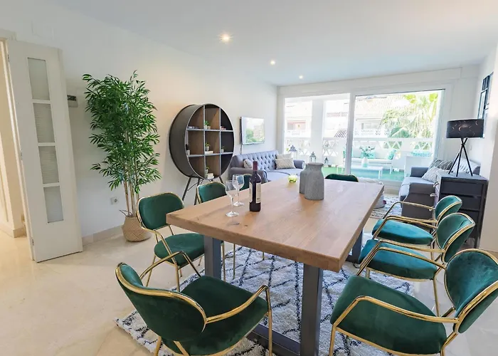 Apartment Vacation I Canas Beachfront Haven, Sea View, Jacuzzi, Golden Mile, Duplex Penthouse, 24-7 Security